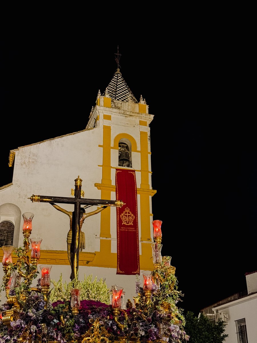 AMENcarnacion_'s tweet photo. Finalizamos un año más junto a nuestra querida Hdad. del Santísimo Cristo del Crucero. 

Un año más, gracias por permitirnos acompañaros y compartir juntos estos momentos tan especiales.

🎼 El Día del Señor.
🎼 En el Camino del Perdón.
🎼 Humildad.
🎼 Himno Nacional. https://t.co/xs7vp4UWDu