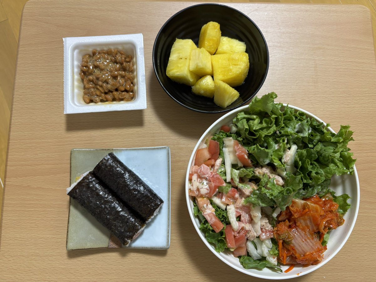 Reo_tommy's tweet photo. 久しぶりに撮り溜めを投稿
誕���日豪華夕食からの日々野菜ご飯

誕生日はさすがに食べきれず

#誕生日 #男飯 #ダイエット https://t.co/BkDfIz4nsO