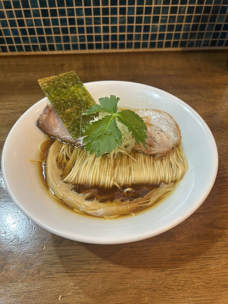 ito_chukasoba's tweet photo. おはようございます♪

【鶏中華そば】🐓昨日も沢山のご注文ありがとうございました😭
本日もご用意御座います☆
是非お召し上がり下さい‼︎

限定メニュー

鶏中華そば⚠️土日限定⚠️
山椒和え玉
煮干し和え玉

ご来店心よりお待ち致しております‼︎

https://t.co/d1li2otv5s

#伊東中華そば
#成増 https://t.co/jjvTyhVZeQ