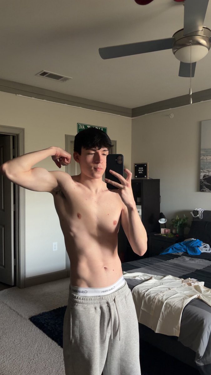 JayluvsMen_3's tweet photo. Hey cutie 🏳️‍🌈🥰 https://t.co/Q0LwvkIE08
