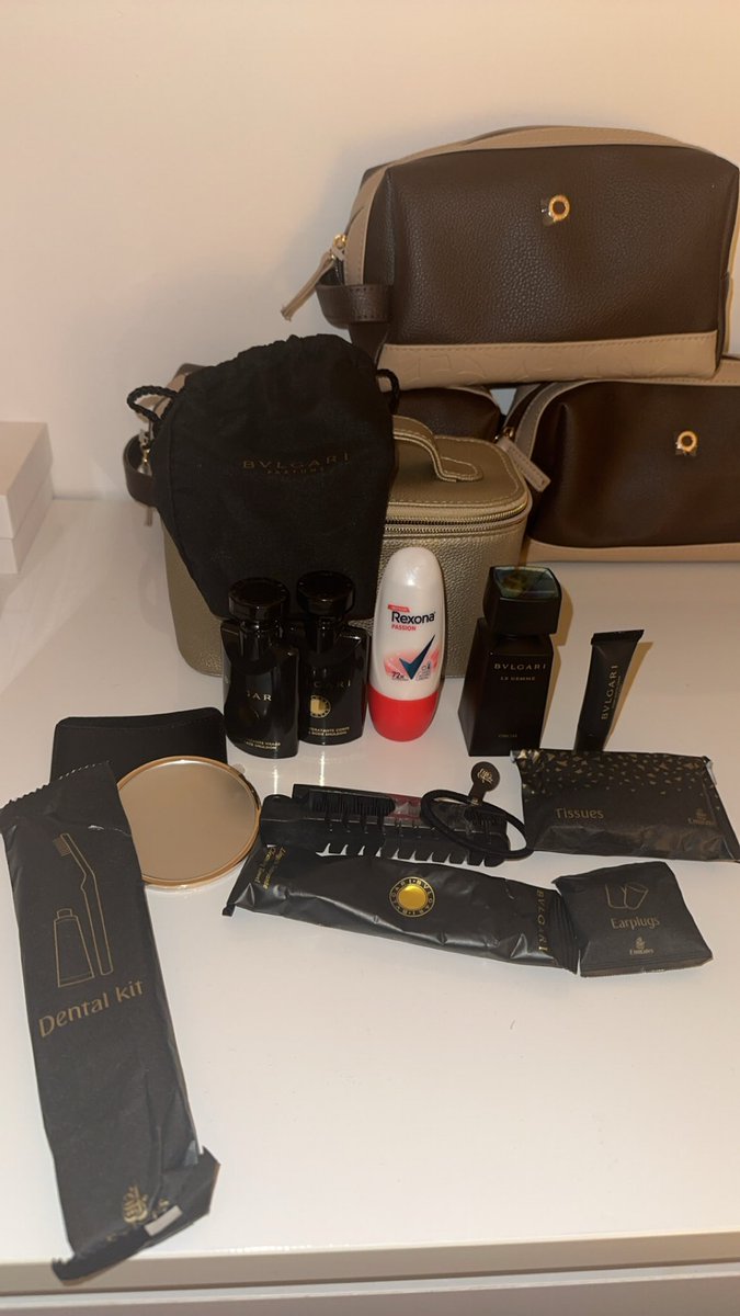 Parfumspacher's tweet photo. Il en reste plus que 6 pour les intéressés 60€ pièce t’as tout ça https://t.co/AVdhzTNyd5