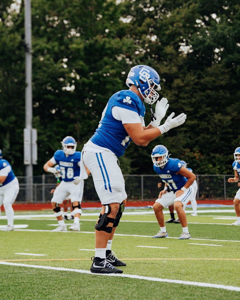andersoneric72's tweet photo. Weeks 1-3
6'6 290
3-0 (76 snaps)
#1 team in Michigan top 50 in the country 
3 star Pitt commit 
🎥:https://t.co/XmFs4F9JIN https://t.co/Qmf9g6VGrZ