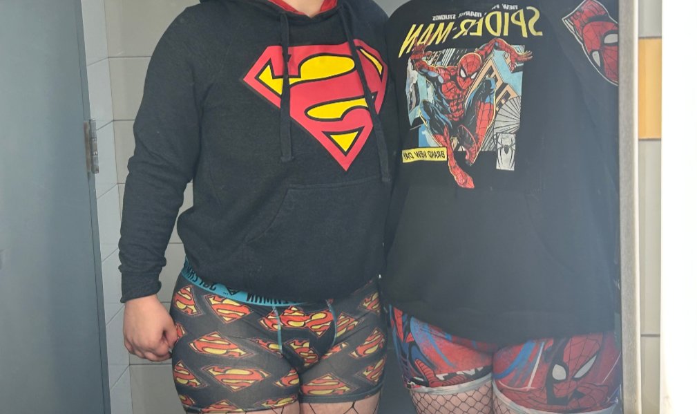 Footprintinclay's tweet photo. Superman Vs Spider-Man (I'm superman and team superman) 🩷 
@imhereandidky2

#nsfw #nsfwtwt #trans #ftm #transfemboy #daddy #goodboy https://t.co/HTdNoy5WCw