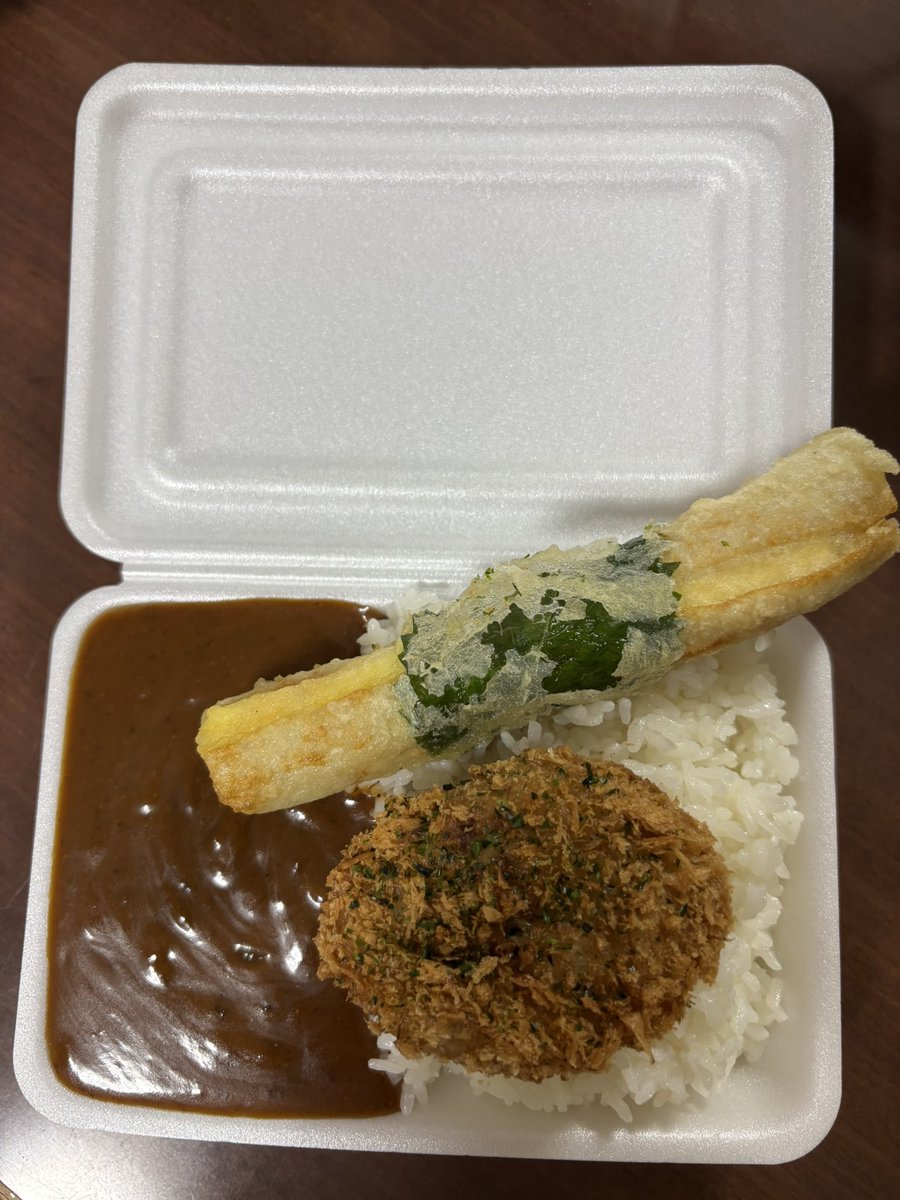 Reo_tommy's tweet photo. 熊本での災害ボランティア

アロットオブキッチン　
洋食亭宇土店
ヒライのお弁当
馬刺し　全日食高遊原店

#がまだせ熊本 #熊本地震 #災害ボランティア #熊本名物 https://t.co/7ODFQmKOVT