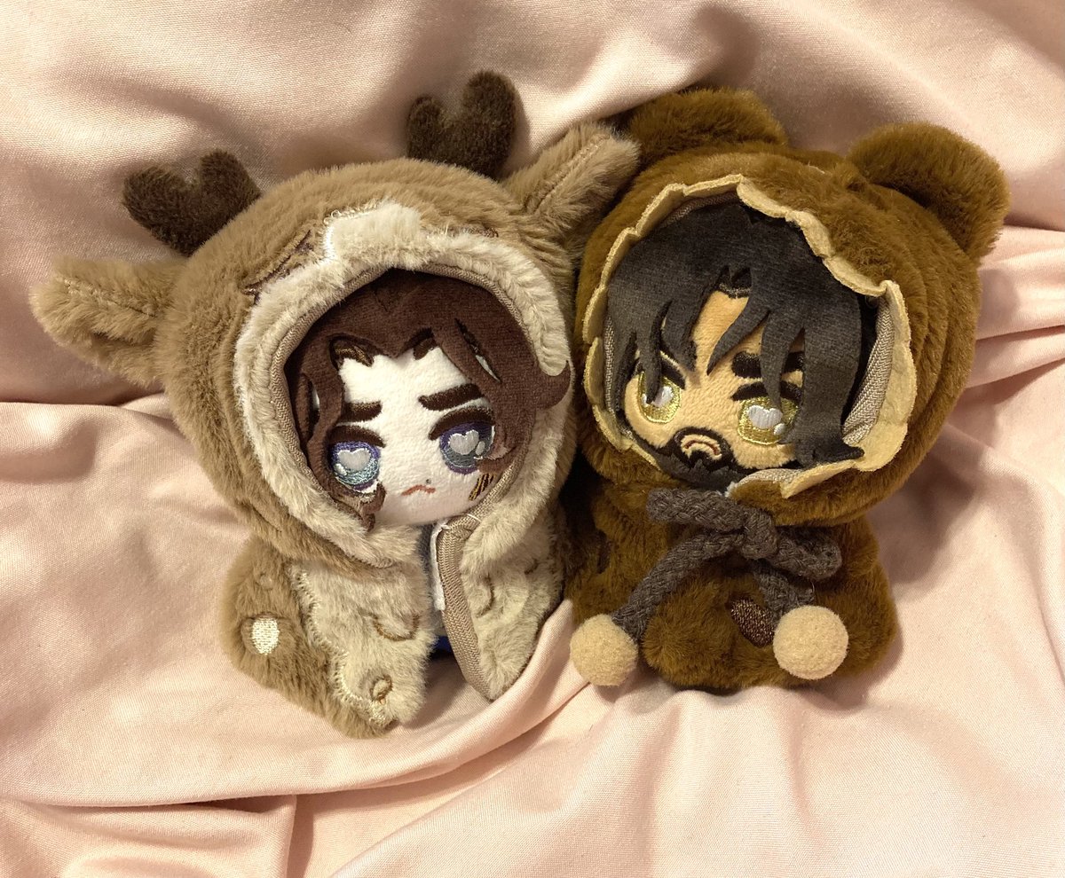JubilantCrumpet's tweet photo. I got my boys from @ayoroart and dressed them up. 🥺💕 I love theeeem. 😭 https://t.co/qIKxOlYwy2
