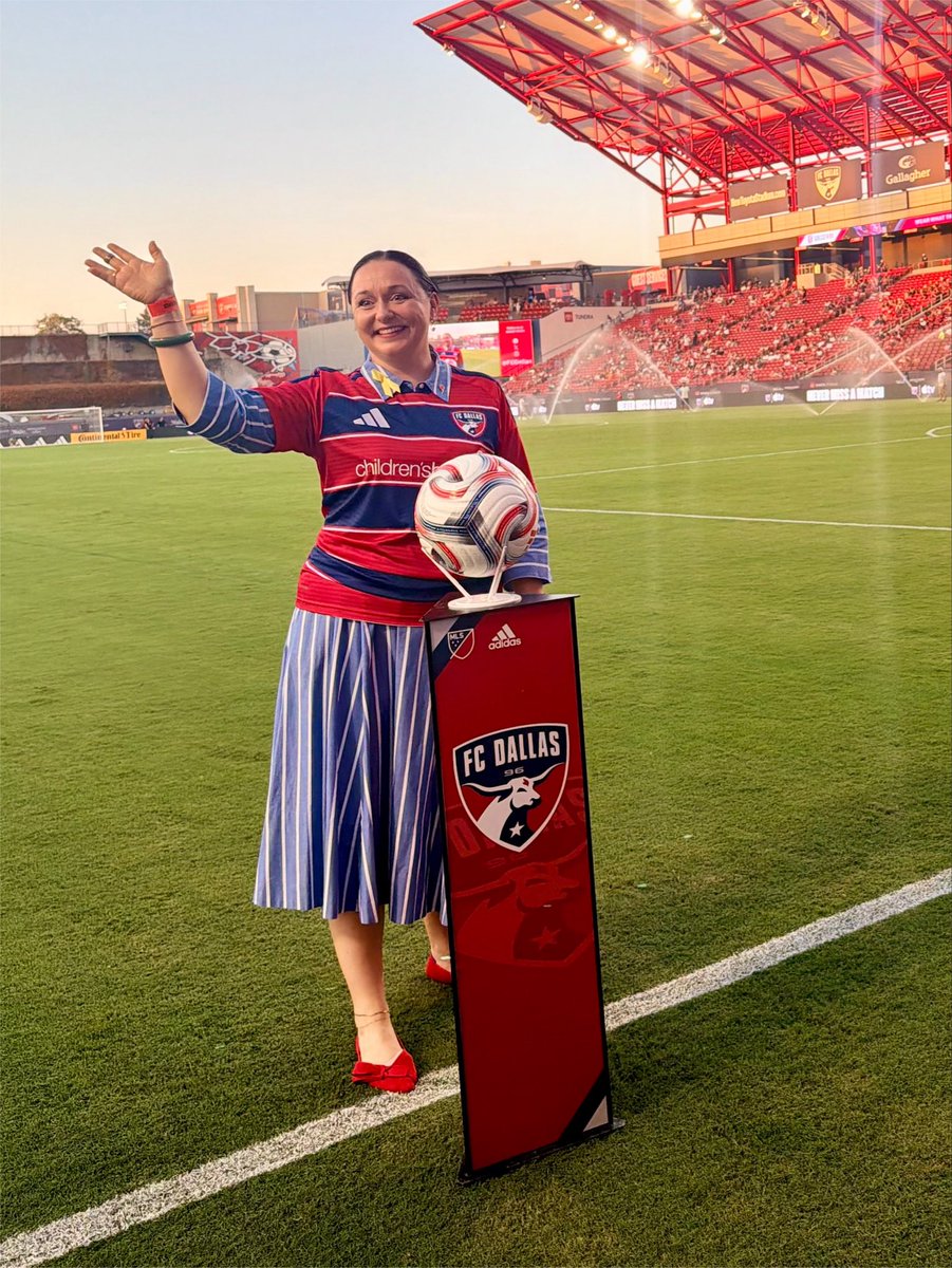FCDCommunity's tweet photo. We welcome tonight's Honorary Captain of the Match, Dr. Ksenya Shliakhtsitsava! Dr. Shliakhtsitsava is a @UTSWMedCenter pediatric hematologist-oncologist who cares for patients through the Cancer and Blood Disorders Program at @Childrens. She specializes in guiding children and families through treatment and helping young patients thrive beyond cancer.