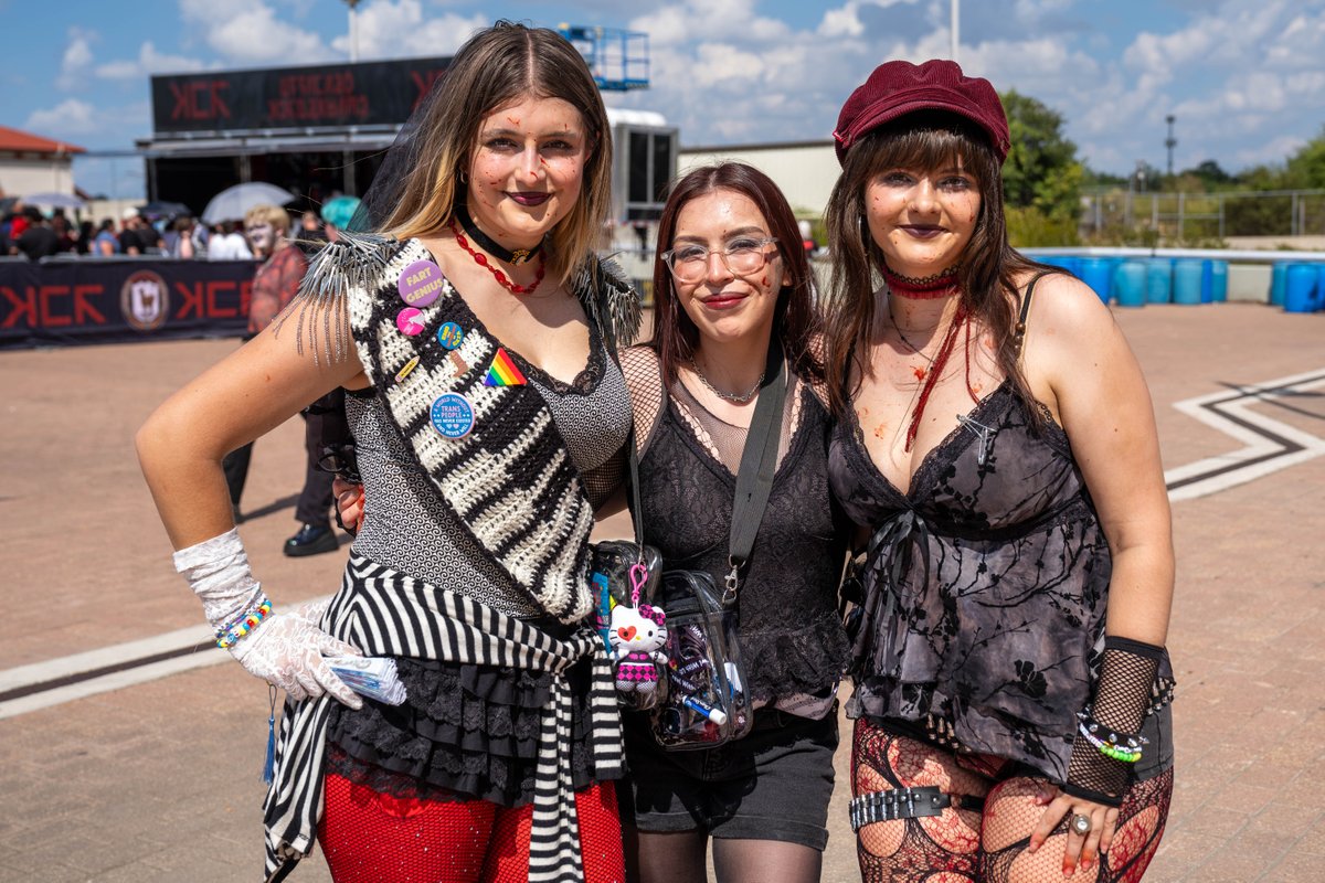 Alamodome's tweet photo. 🖤 MY CHEMICAL ROMANCE FANS HAVE ENTERED THE ALAMODOME 🖤 

#mychemicalromance #sanantonio #alamodome https://t.co/ueBUD6OlJA