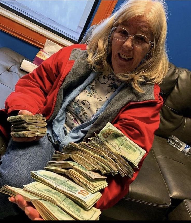 Mavis919148's tweet photo. What are the bills you got to clear if you're given sum of ($50,000) at this moment? Be honest https://t.co/H1MqZjhnHV