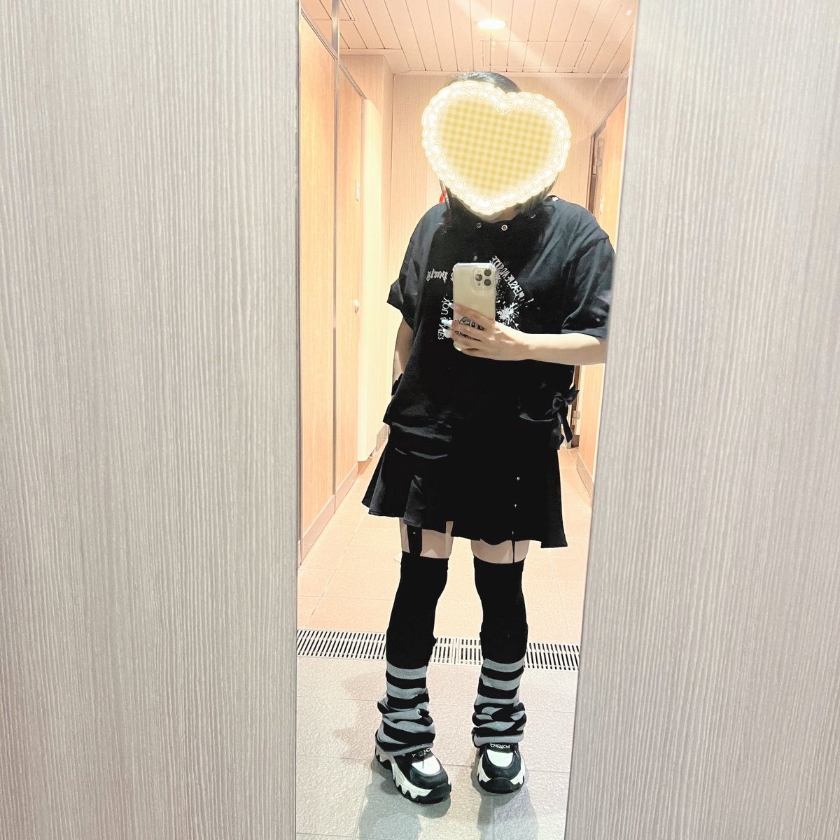 figitontan's tweet photo. 昨日は地元のバンドのライブ見に行って来ました！
初めての高崎！！めっちゃ遠かった（笑）
ぐらみ見たかったけど、地元に帰る電車の終電が早いので、すぐ帰宅😂
終電の一本前くらいの電車で帰るはずが終電だった💦こわっ
帰りにランチェキやって集合でた♡
とりあえず、おつかれさまでしたー！！ https://t.co/2Vfi05xas5