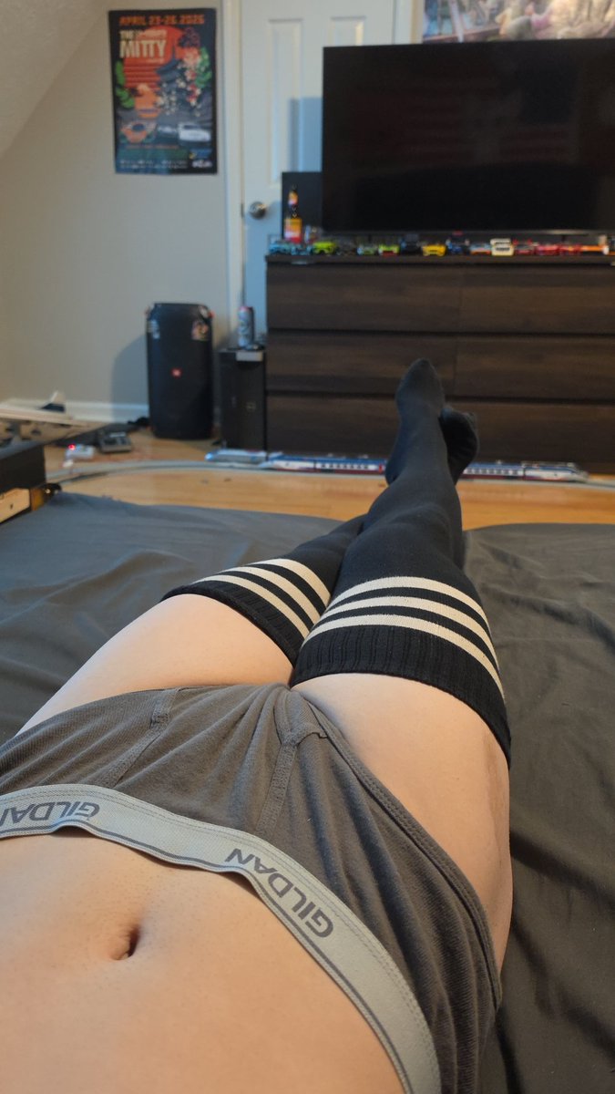 Nevbutlewd's tweet photo. Sometimes, boys make the best girls https://t.co/GiOJQMae75
