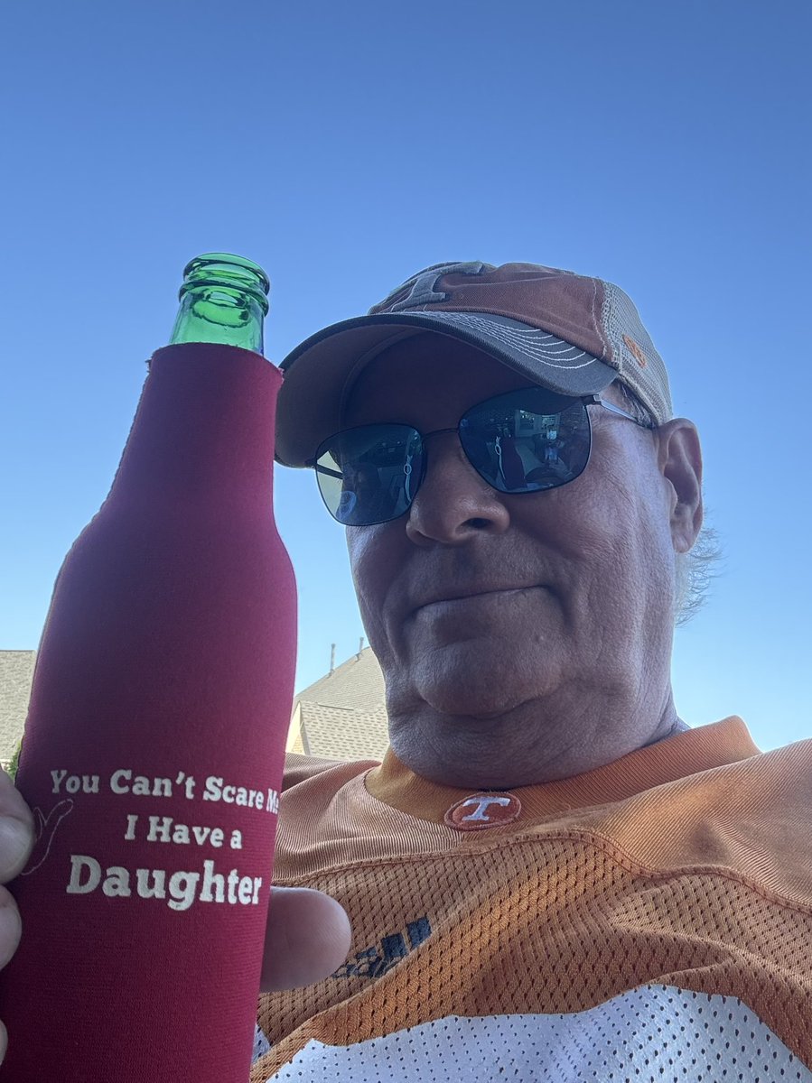 DaddyJackM's tweet photo. To all the daughter dads  out there:
GO VOLS - LETS JUST GOOOO!!
🧡😎🤣🟧⬜️🟧⬜️🟧⬜️ https://t.co/BX8KcaK6ma