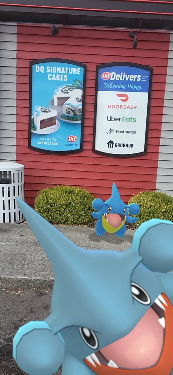 Zakku_san's tweet photo. This Shiny Land Shark wants to eat some Ice Cream Cake. #Pokemon #PokemonGO #ShinyPokemon #Gible #ShinyGible #TeamShiny #Shundo #Background #BackgroundShiny #BackgroundShundo #PokemonGOCommunityDay #GibleCommunityDay #GOSnapshot https://t.co/tMpK5E2uWn