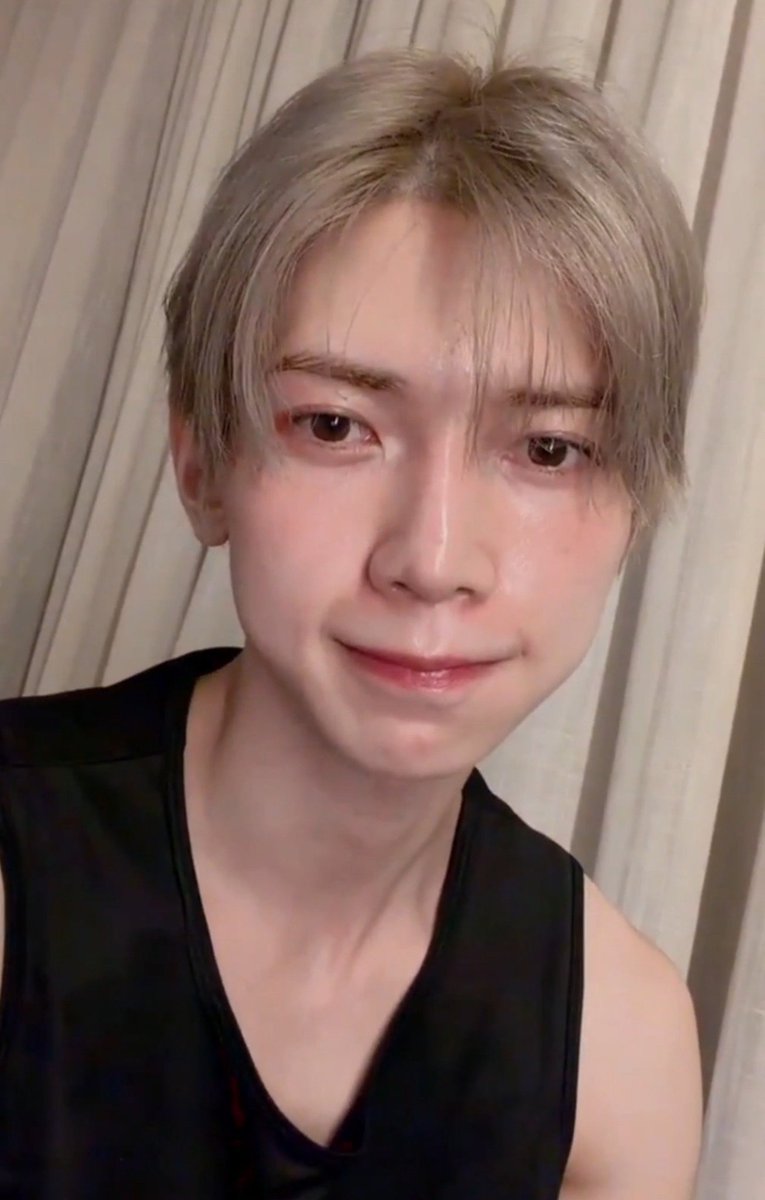 aboutstrwbrryeo's tweet photo. ? https://t.co/IYGHxZ31s5