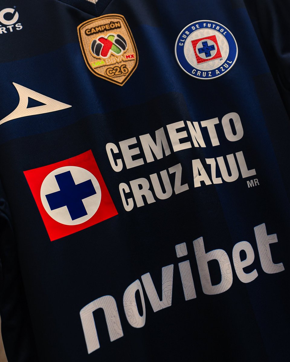 CruzAzul's tweet photo. Hoy estrenamos esta joya. 💙🚂 https://t.co/AKgCd5H77H