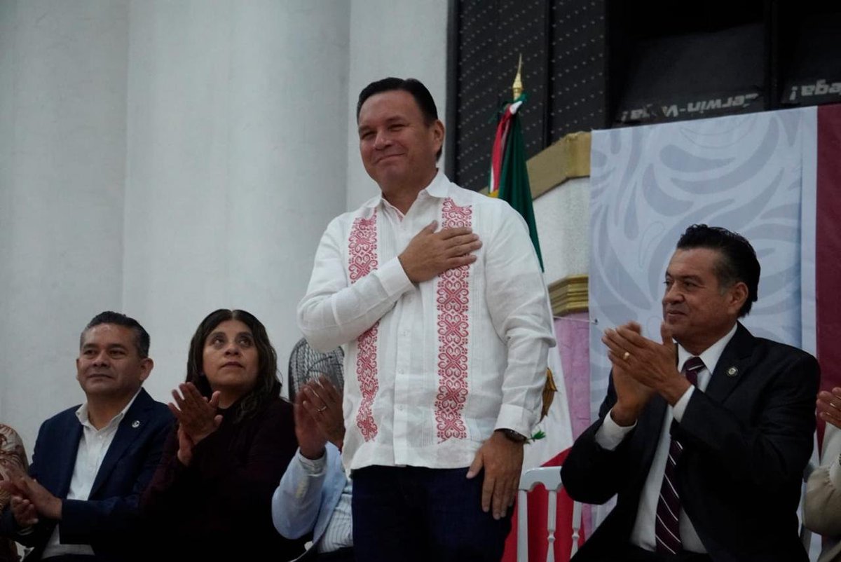 t_afapp's tweet photo. Acompañamos a nuestro compañero Senador, Francisco Chíguil Figueroa, en la presentación de su Segundo Informe de Actividades Legislativas. Una presentación que demuestra que la honestidad y la firmeza en el trabajo diario son indispensables para servir a la nación. https://t.co/fjOtvIyOOq