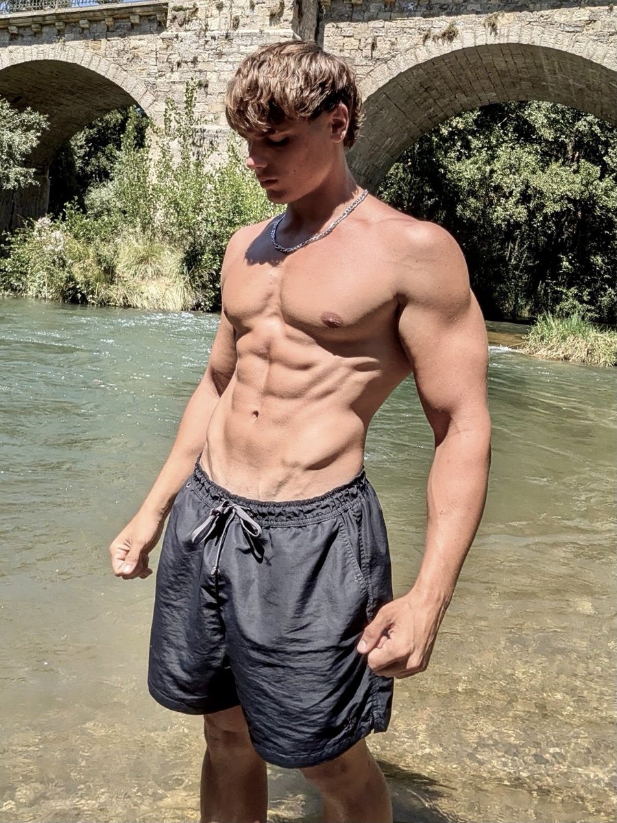 tjskyloft7953's tweet photo. To be Ugo, being Eric. Fit, sexyโฆ hawt AsF! โ๏ธ๐๐ช๐ผ๐
#boyfriend #novio
#weekendfun #weekendvibe https://t.co/blJv8PUKvJ