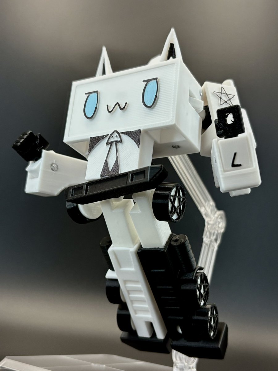 FUKADA0510's tweet photo. ビジュアルアップデートしたフブさんに一目惚れしたので作りました！
コーンボイに変形できます🌽

#絵フブキ https://t.co/RTDqGyzXxb