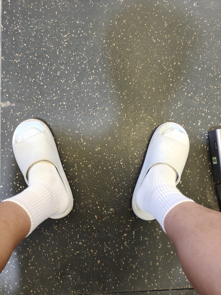 Daniel19882000's tweet photo. 今天抖音号可以继续发作品了，小红薯还得等到月底，哎，打算公开黑色错误备用账号了，仅作分享使用。 https://t.co/bWFaSKE5MU
