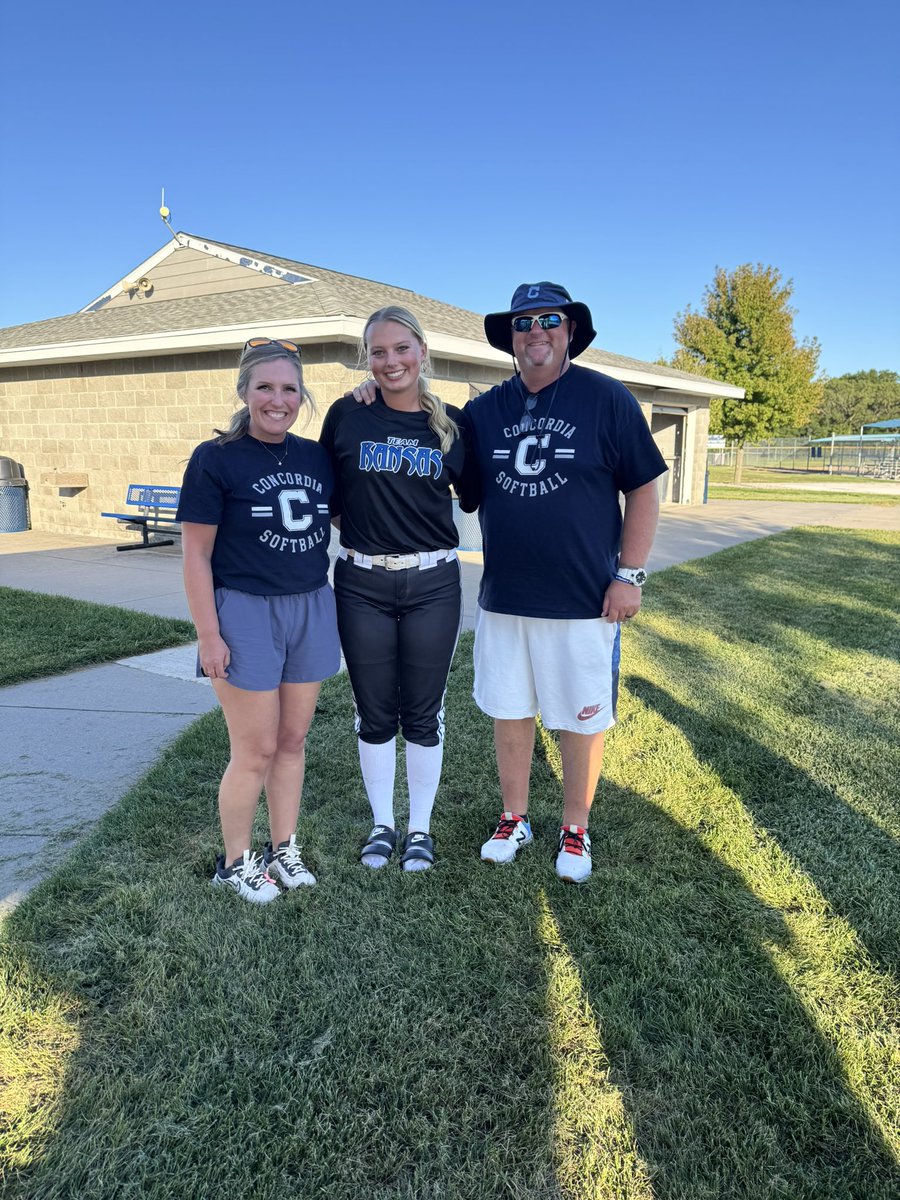 EvynFolck's tweet photo. Had my first official visit at @cunesoftball and had the best time ever! Thank you so much to the coaches and players for making it such a great experience. https://t.co/TwxHDlxg2d