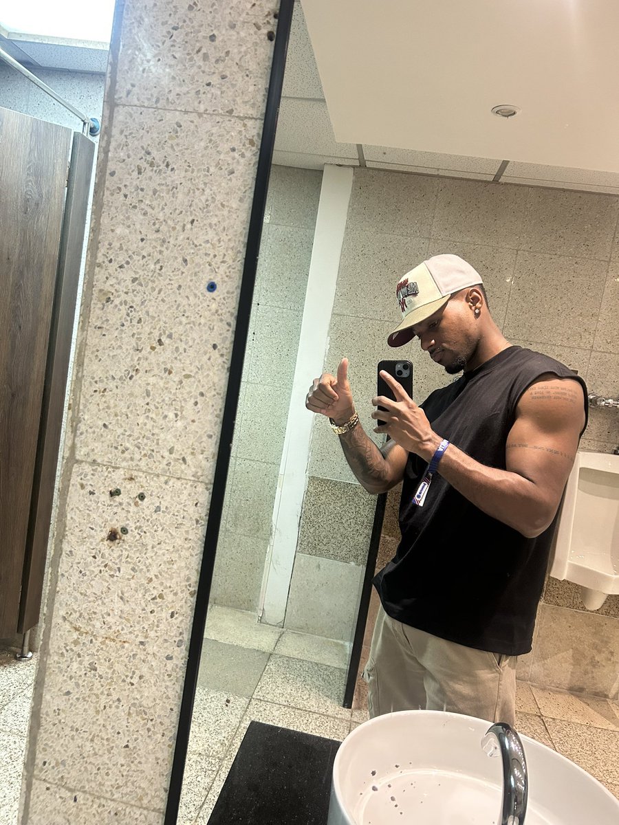 oscarinkingg's tweet photo. https://t.co/TmD8BlDJxf