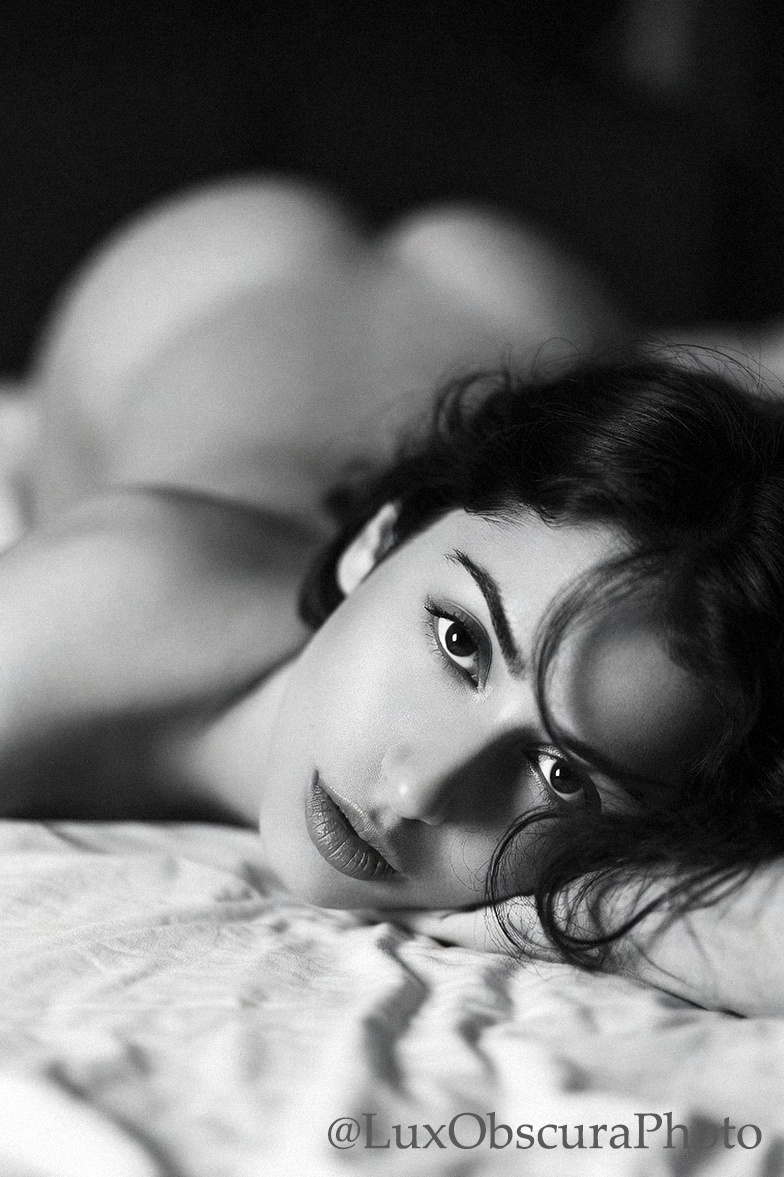 LuxObscuraPhoto's tweet photo. Alone in Bed
Black and White Photography Art https://t.co/rikB8W2Aa5
