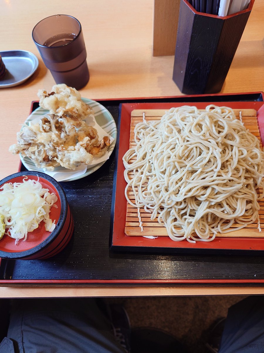 Momoikane's tweet photo. 朝活
前回に引き続き今日も上そば（+舞茸天
やっぱり美味しい

#朝活
#立ち食いそば
#瀬谷そば https://t.co/QXuhazTwkw