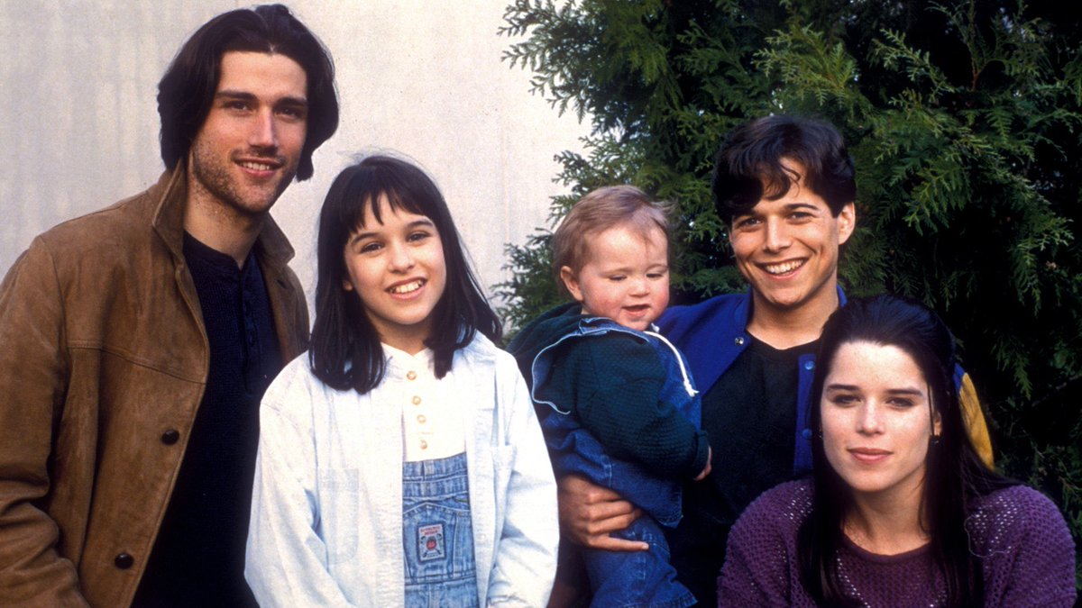 HipHopandGames's tweet photo. On this day in 1994, Party of Five premiered on Fox. This was the show that introduced me to Neve Campbell and Lacey Chabert. My number two TV show of 1994 and my number four Fox show of the 90s. #partyoffive https://t.co/3ONRrZtjhT