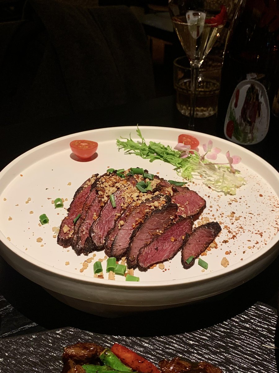 ChenTravelDiary's tweet photo. Exquisite food and wine, perfectly paired, every bite is an ultimate delight https://t.co/K771w5hjJ1