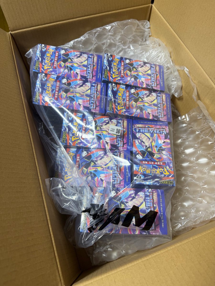 lmgshot's tweet photo. kim ryul nih terlihat frugal living beli pizza 1,5 dollar kacamata 2000 won jaket 5000 won karna pengeluaran terbesarnya adalah KARTU POKEMON😂 https://t.co/6dJoyzZVXz