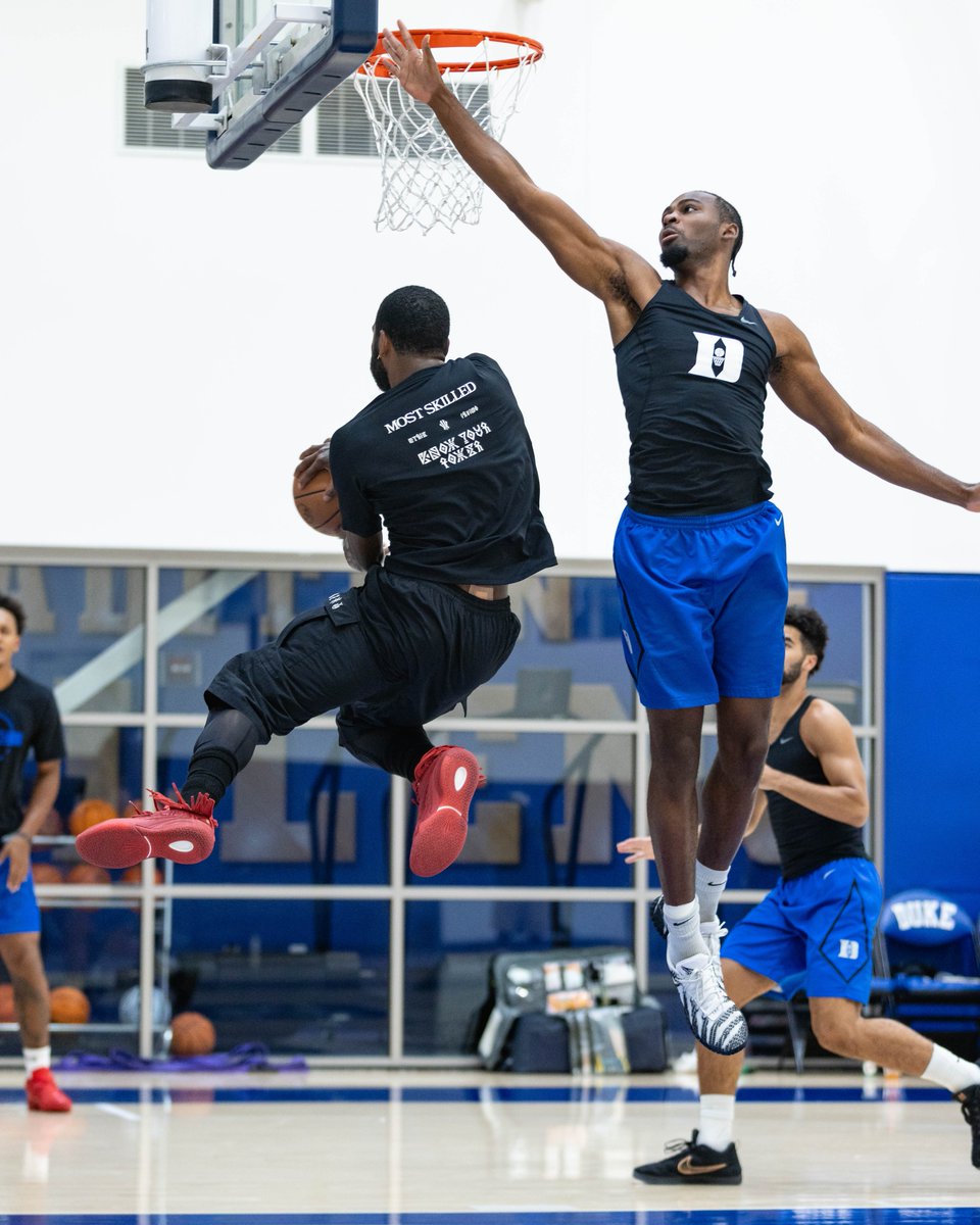 DukeMBB's tweet photo. only at Duke https://t.co/ed0OnUjR3D