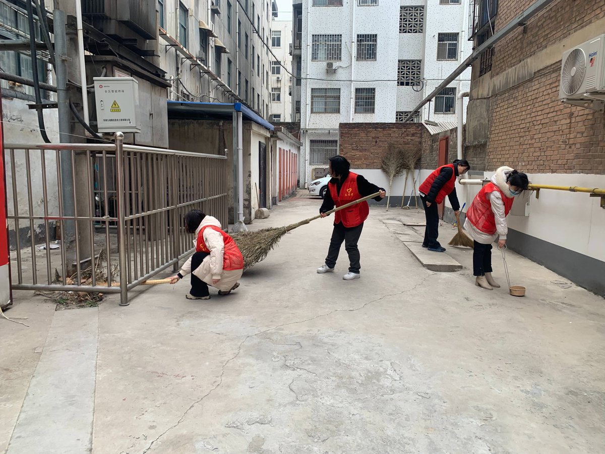 rosyi303447's tweet photo. Join our weekend neighborhood clean-up! We’ll grab supplies at 9 AM this Saturday near the community garden. Bring gloves u0026 energy—make our block shine together! https://t.co/2jNXMasnvV