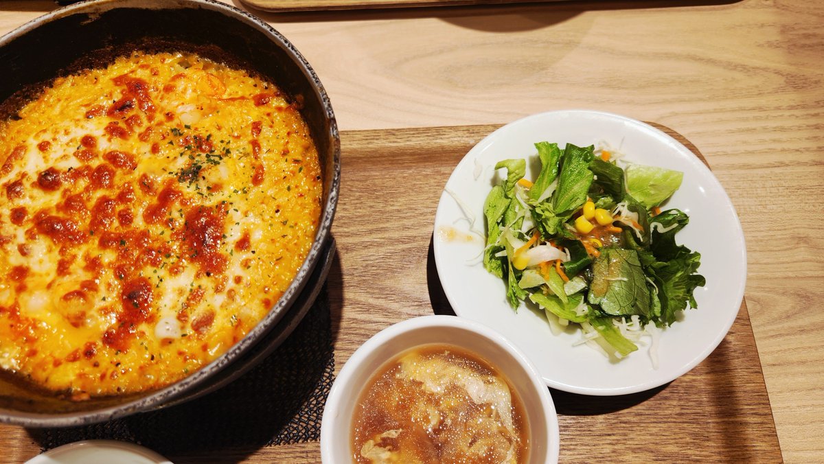 natuxnax's tweet photo. 帰りの新幹線乗った
ありがとう東京
次は１１月にくるよ(陽伝)
ランチに食べたドリア https://t.co/fV7oeILLYx