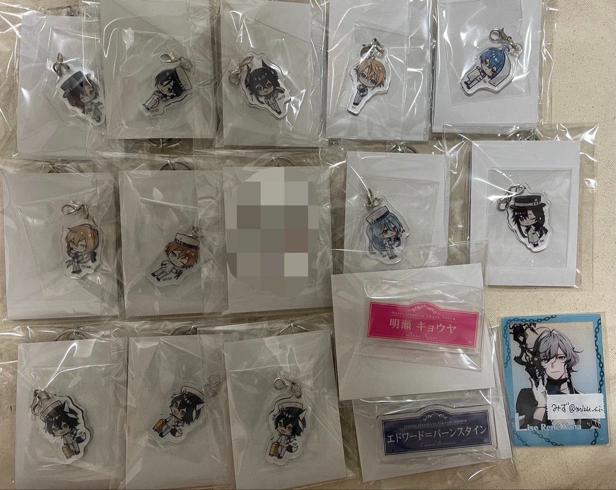 mizu_s_i_'s tweet photo. 【交換】オトパ

【譲】キーホルダー→紫鶴 *響 *魅ナミ エドワード タクミ *白石 冴木 青凛 フエン *エリヤ3
ネームバッジ→キョウヤ エドワード

【求】
アクスタ→聖夜 イヴ アルヴィン 燕來 マモル ライナス
キーホルダー→聖夜 イヴ 燕來 マモル

↓ https://t.co/nqNg2GUocv