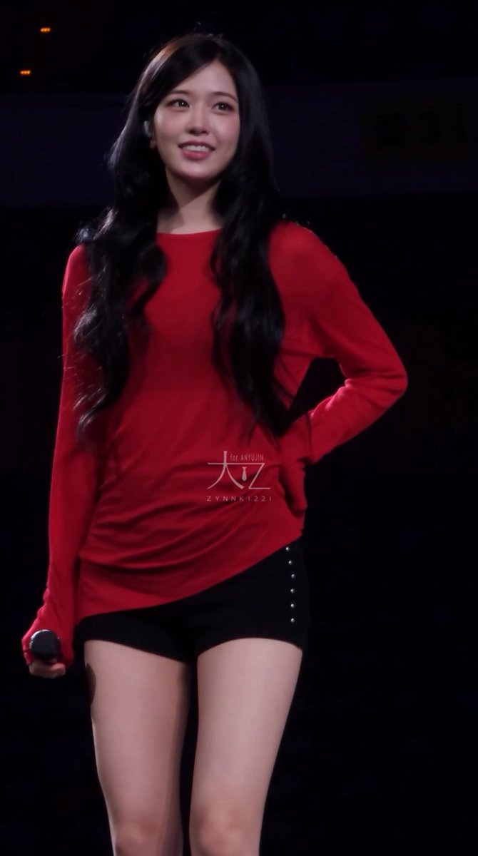 puru_dd's tweet photo. 콘서트때마다 쏟아지는 유진님의 ㄹㅈㄷ폰카짤만이 사첵존재의이유같음 https://t.co/mGa4omTejG