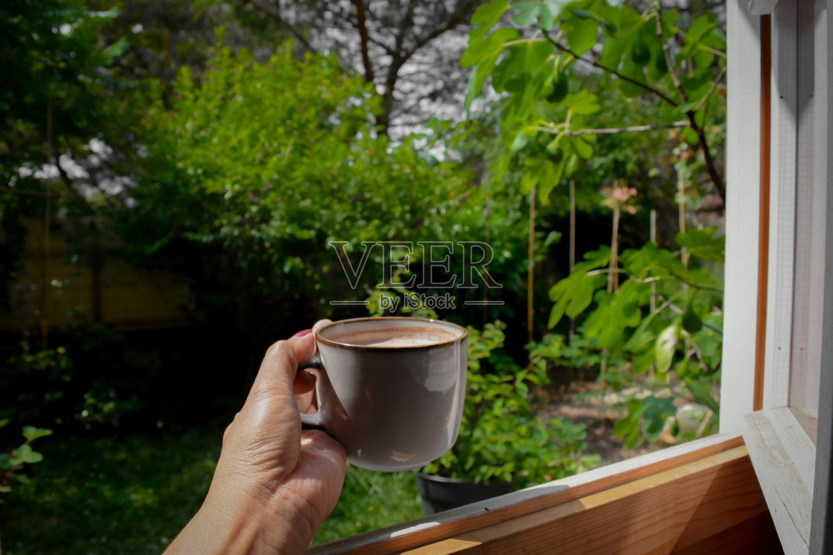 fireh409062's tweet photo. Just hit the pause button on work for 5 mins—coffee in hand, watching the clouds drift by. Perfect little midday reset. https://t.co/HCWced8VuM