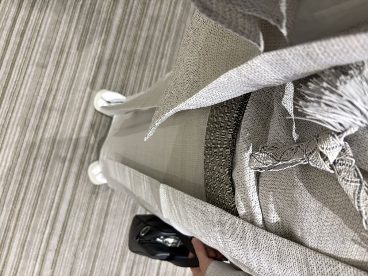 KimonoloveT's tweet photo. 週末着物コーデ

着物でホテル

長着:越後上布　110亀甲
羽織:能登上布　80亀甲
角帯:楮紙布　　やしらみ織　
羽織紐:ゑり善 https://t.co/Xndpp46JPQ