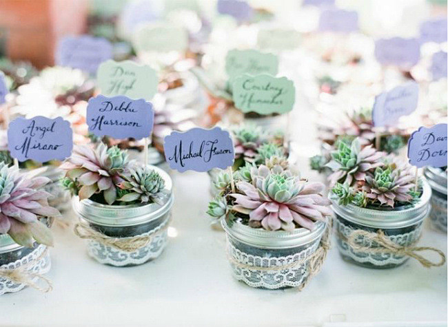 batis677344's tweet photo. Turn an old mason jar into a cute planter with some paint and string! Super easy upcycle for small succulents ， https://t.co/MpEV7GsQnA