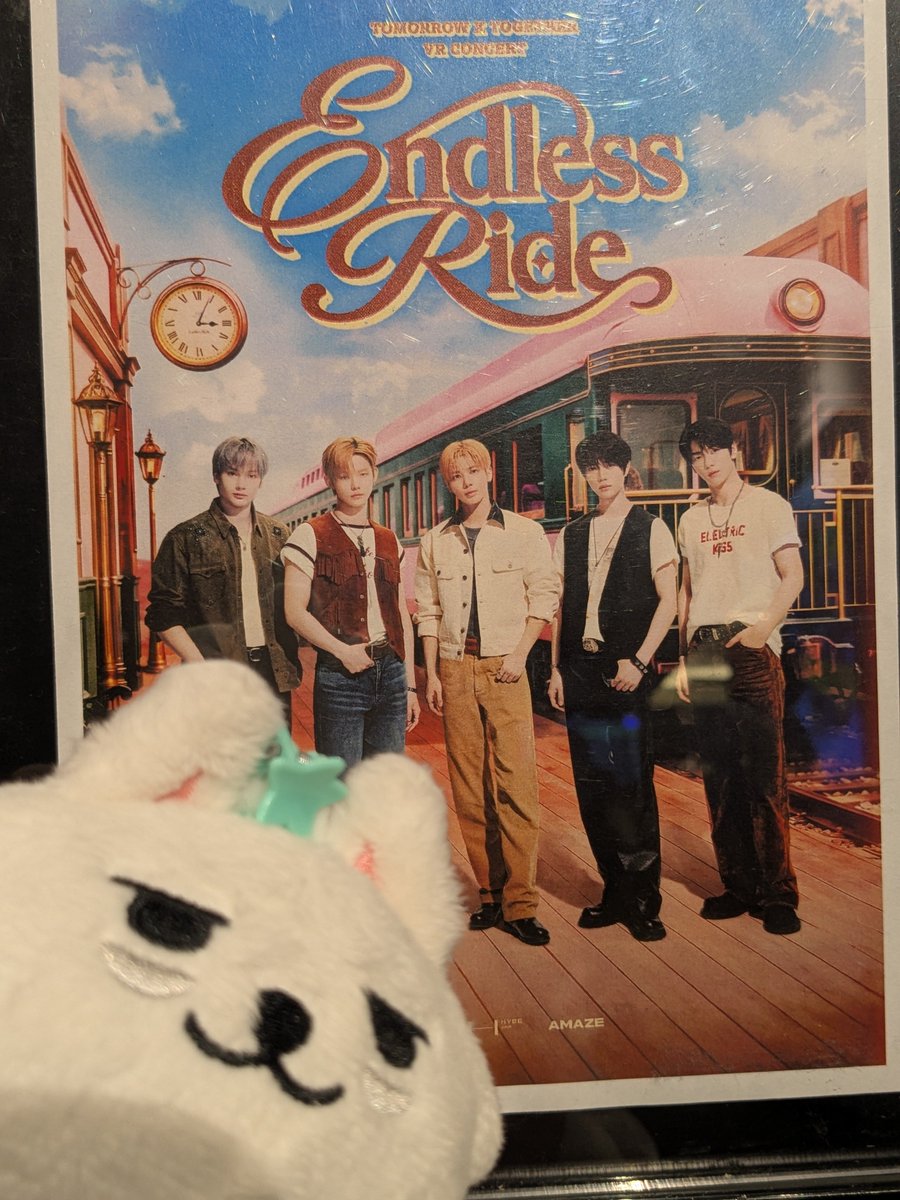 shao_hei's tweet photo. 昨日はトゥバちゃんのVR行ってきました！みんなが過去1って言ってたの体験してきた(*´Д`)超絶美しいし、めっちゃくちゃ接触(VR)だし、激狭個室に2人きりされるし、無言でガン見してくるし、順番にお膝に乗ってくるし⋯最高だな⸜( ॑꒳ ॑ )⸝アグンパンスビン欲しかったので引けるもの引けて満足♪ https://t.co/RvElFDmJms