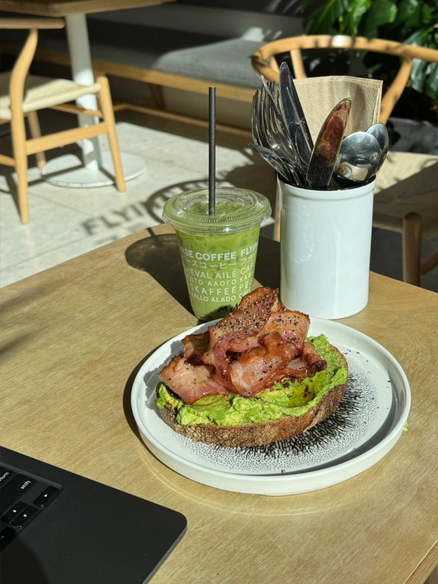 corinxzel's tweet photo. productive morning at my fav coffee spot https://t.co/3NFHzaecYW