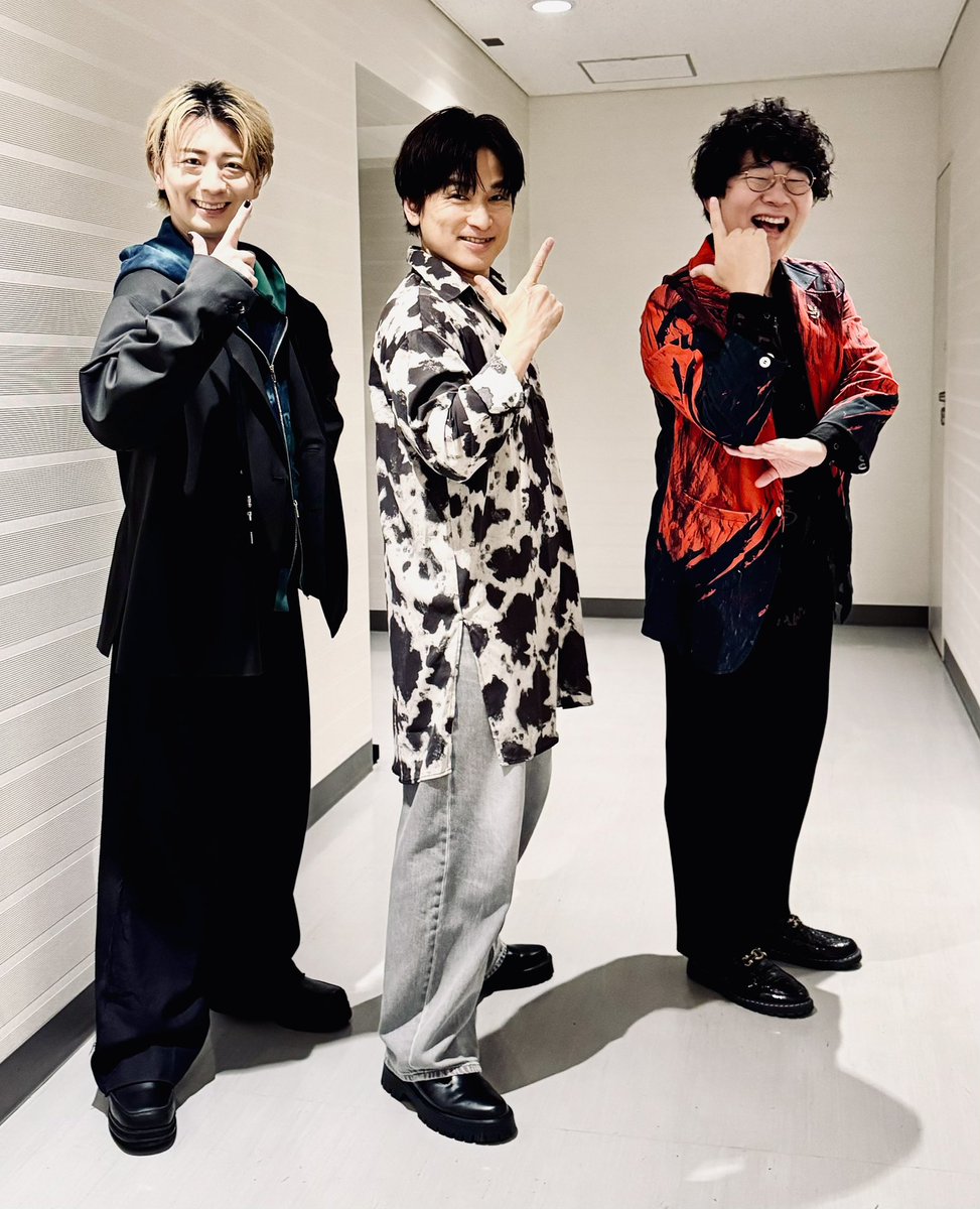 edokko_dey's tweet photo. 💖ありがとうございました💖

『オトメイトパーティー2026』2公演目無事に終了しました😆

今回も賑やかに楽しいステージでした！
バラエティコーナーは、やはりあのゲームが最高です😄

このあとは千秋楽です！
皆さん楽しんでくださいねー！

写真はカラマリチーム！
「クリア！」のポーズです！

#オトメイトパーティー
#カラーマリス
#カラマリ
#カラマリ10周年