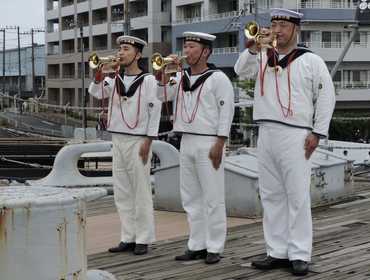 KOHIDivision11's tweet photo. 令和8年9月12日、#記念艦三笠 艦上での信号ラッパ吹奏展示を実施いたしました。
心配された雨も開催中は上がり、大変��くの皆様にご覧いただくことができました。
ご来艦いただいた皆様、ありがとうございました！
「古今東西のユーフォニアム展」は9月23日まで開催中です。ぜひお立ち��りください。 https://t.co/dCakajGPEM
