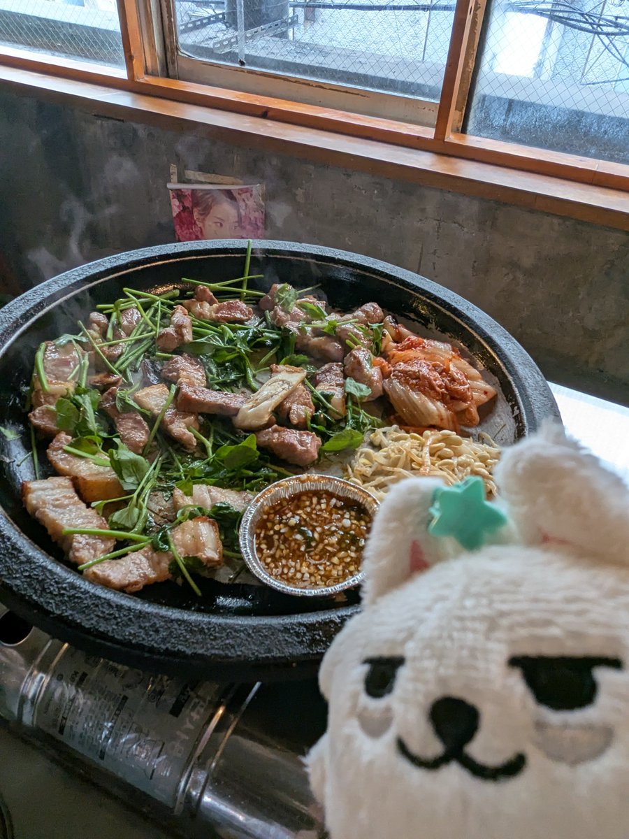 shao_hei's tweet photo. VRの後にいかさんとランチとお茶しました⸜( ॑꒳ ॑ )⸝前々よりゆっくりお話ししたかったのでお会いできて嬉しかった♪食べてみたかったミナリサムギョプサル美味しかった(*´༥` *) https://t.co/ZkKFNdw5lK