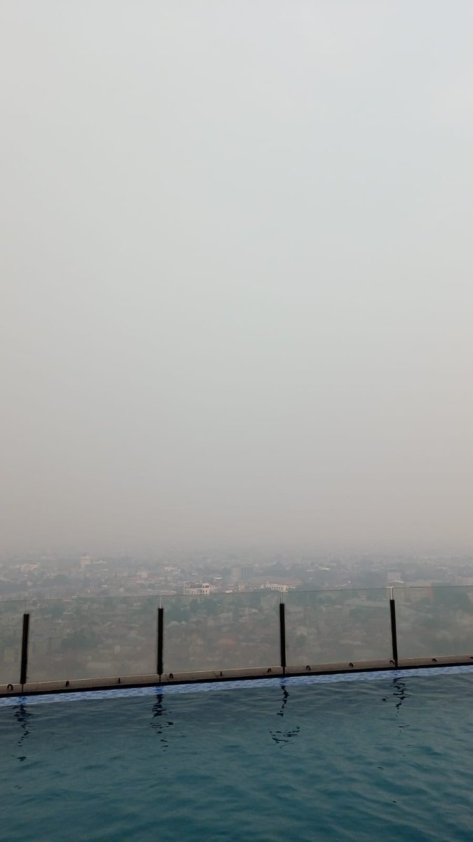 MorrPrpl's tweet photo. View dari atas Palembang, Sumsel (12/09/26)

Balik lagi jaman 2020 tah? Berulang-ulang aja terus masalahnya, asap lagi asap lagi. https://t.co/0os7oEHwVW