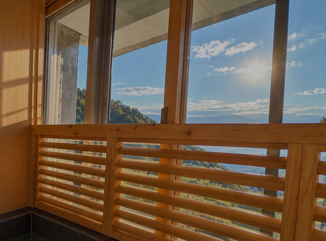 Kazuhiro585909's tweet photo. A newly renovated room at Hanabun.
Built with care by a local builder and already loved by our guests.
Enjoy the morning sun from your private bath.
Reservations are now open.
#Myoko #TsubameOnsen #Hanabun #Onsen https://t.co/PAFV9HtWwh