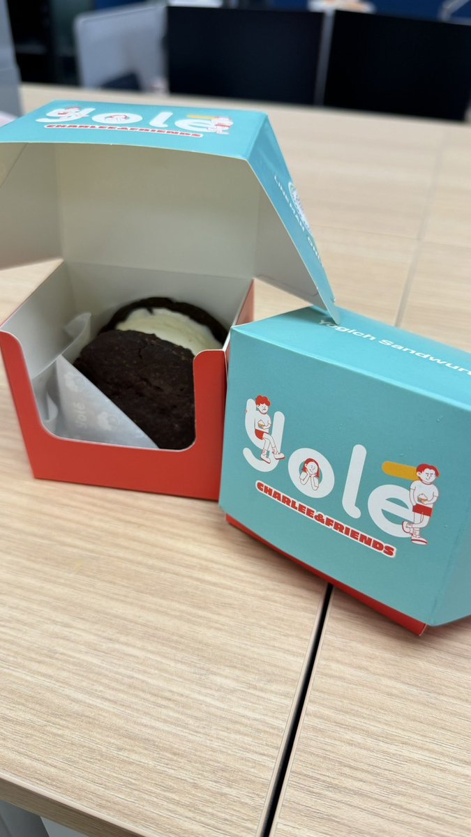 chingcbn's tweet photo. ลองกันรึยัง Yole X Charlee&amp;Friends
เมนู Yogich Sandwurtเป็น chocolate sandwich ไส้โยเกิร์ต🫣
exclusive เฉพาะใน #lineman น้า หน้าร้านไม่ขาย
แอบบอกว่า มีสิทธิ์ลุ้น Key ring หรือ Bandana ด้วยน้า

เมนูนี้ขายถึง 30 กันยายน
พิกัด https://t.co/cARsmY3eud https://t.co/IzPhWMBTEe