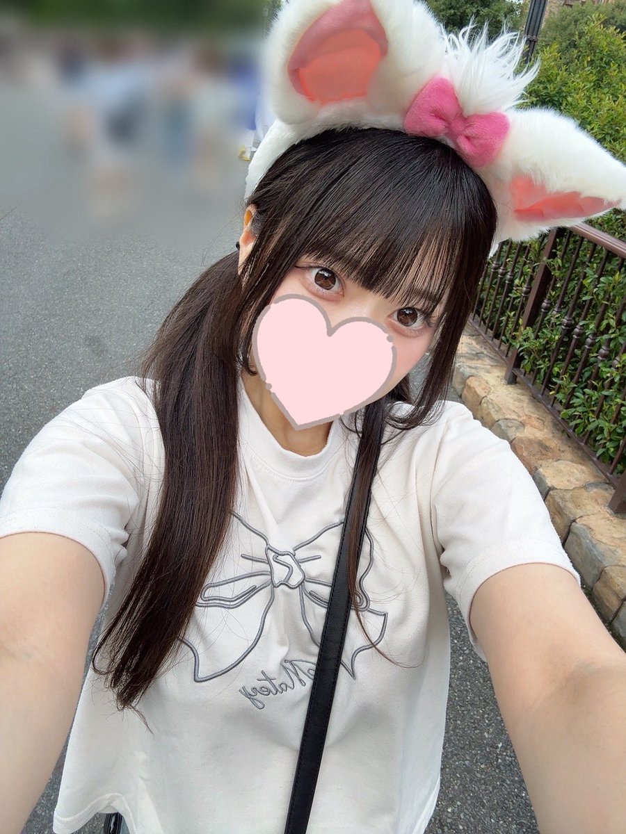 nemuro_neru's tweet photo. この間久しぶりにディズニー行ったよ🐈🎀
楽しかったからまた早く行きたい！🫧 https://t.co/nOxNCNklZ0