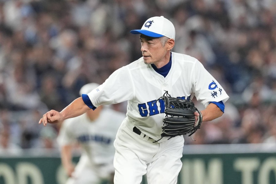 Fullcountc2's tweet photo. 「イチロー選抜 KOBE CHIBEN」vs「高校野球女子選抜」

 #イチロー 氏が驚異の17K完封勝利✨

東京ドームは大歓声に包まれました👏

Photo by Gaku Inoue https://t.co/j4CpDZ7DU9