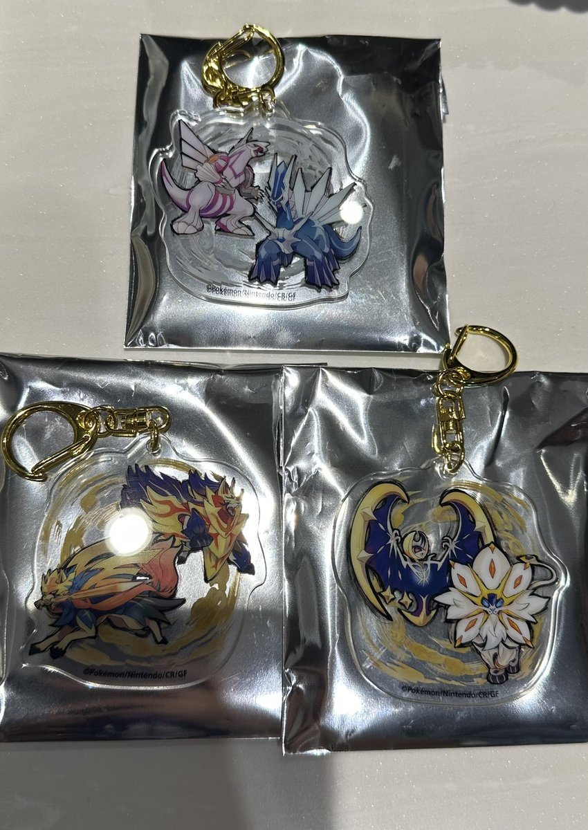 Alice8kiyora's tweet photo. ポケットモンスター　交換
レジェンドリサーチ　アクリルキーホルダー

出:ディアルガ・パルキア
     ソルガレオ・ルナアーラ
     ザシアン・ザマゼンダ
求:グラードン・カイオーガ
     ホウオウ・ルギア

本日レジェンドリサーチ会場周辺にて手渡し

宜しくお願いいたします。 https://t.co/qMaEWzniOK