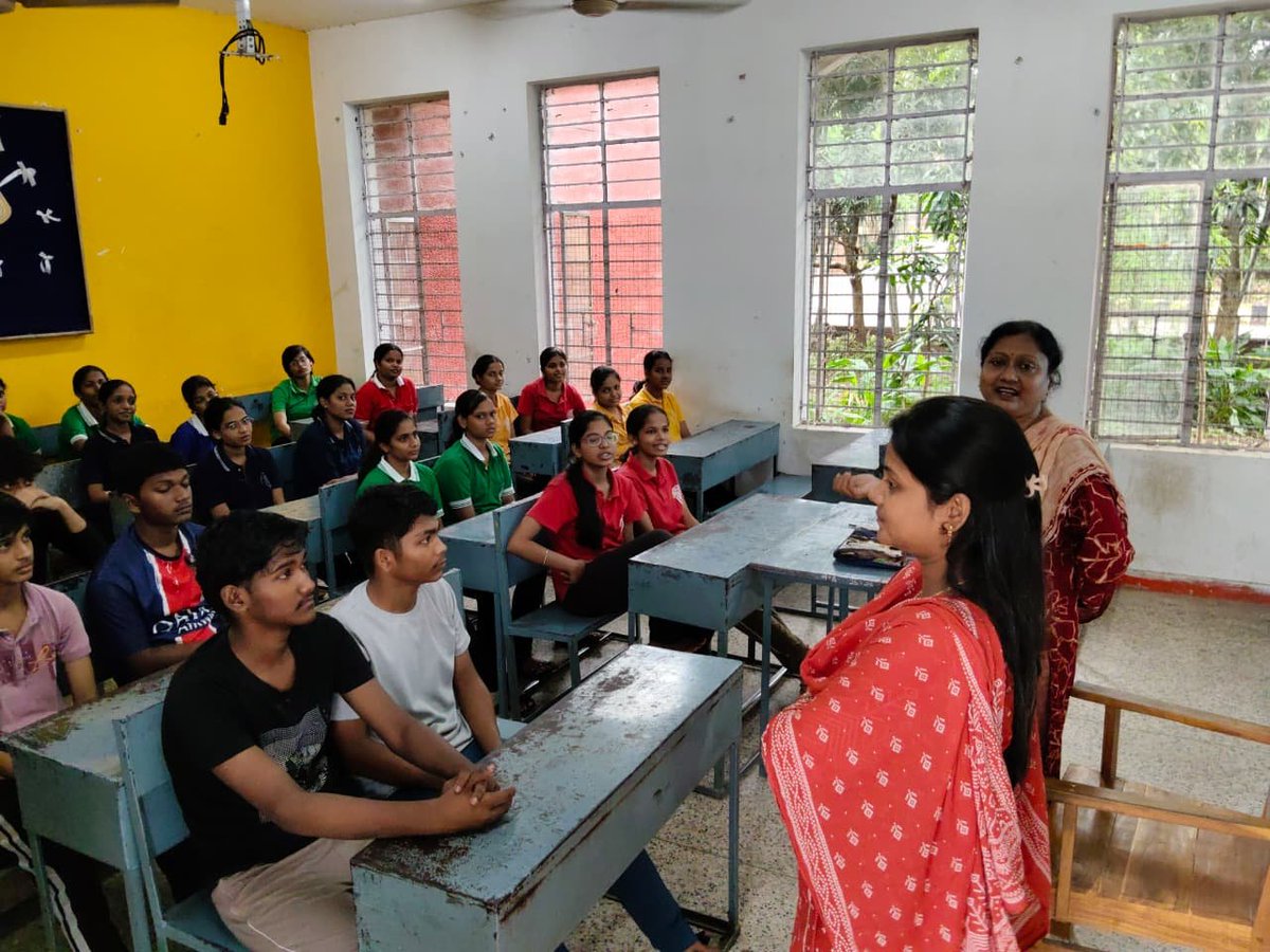JNV_Cuttack's tweet photo. AI Skill Development Classes under IKS at PM SHRI Jawahar Navodaya Vidyalaya, Mundali, Cuttack.@#NVS_HQ@#Eduminofindia@#nvsrobbsr https://t.co/0x20dPZuPr