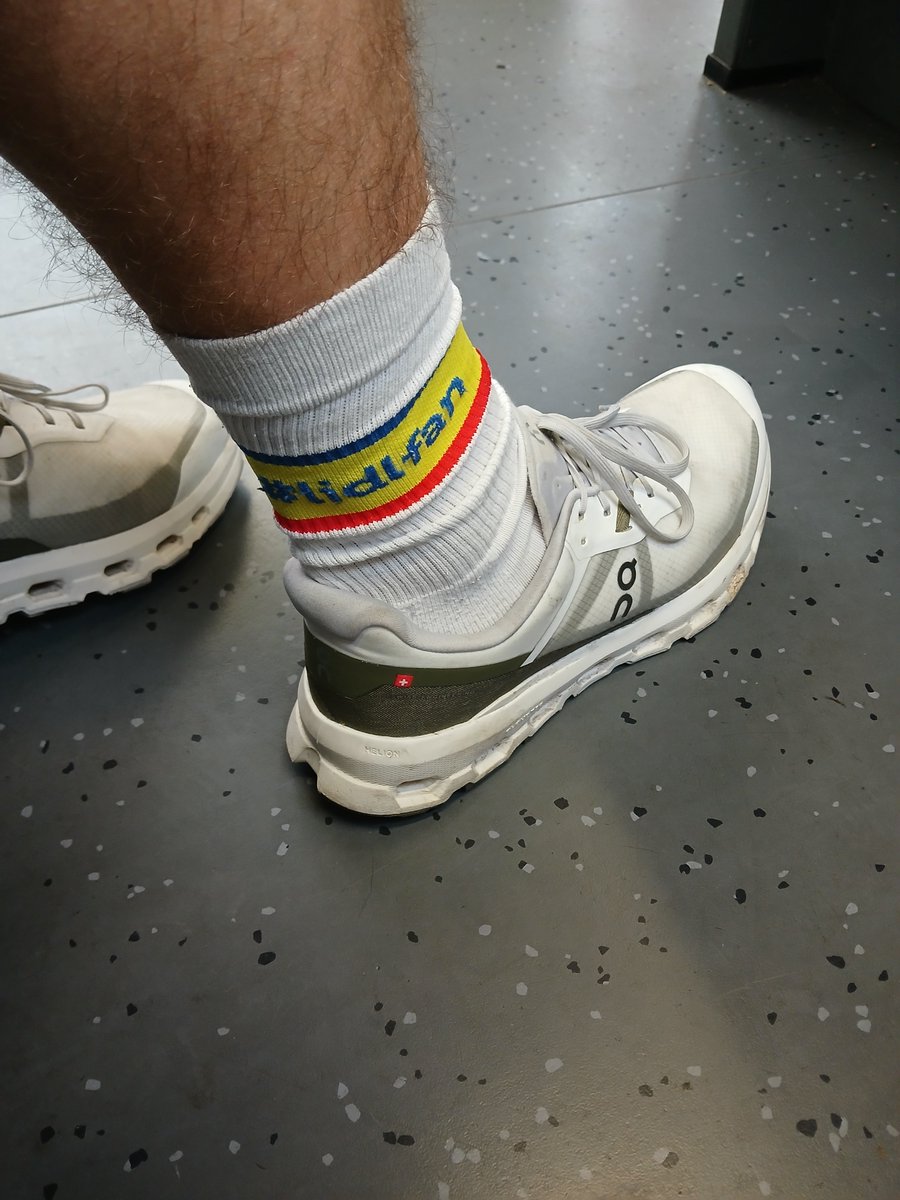 CanneloniToni's tweet photo. heute mit muddern auf ernst wandern gehen
das lidl outfit, es sitzt https://t.co/W4fSLbka1k